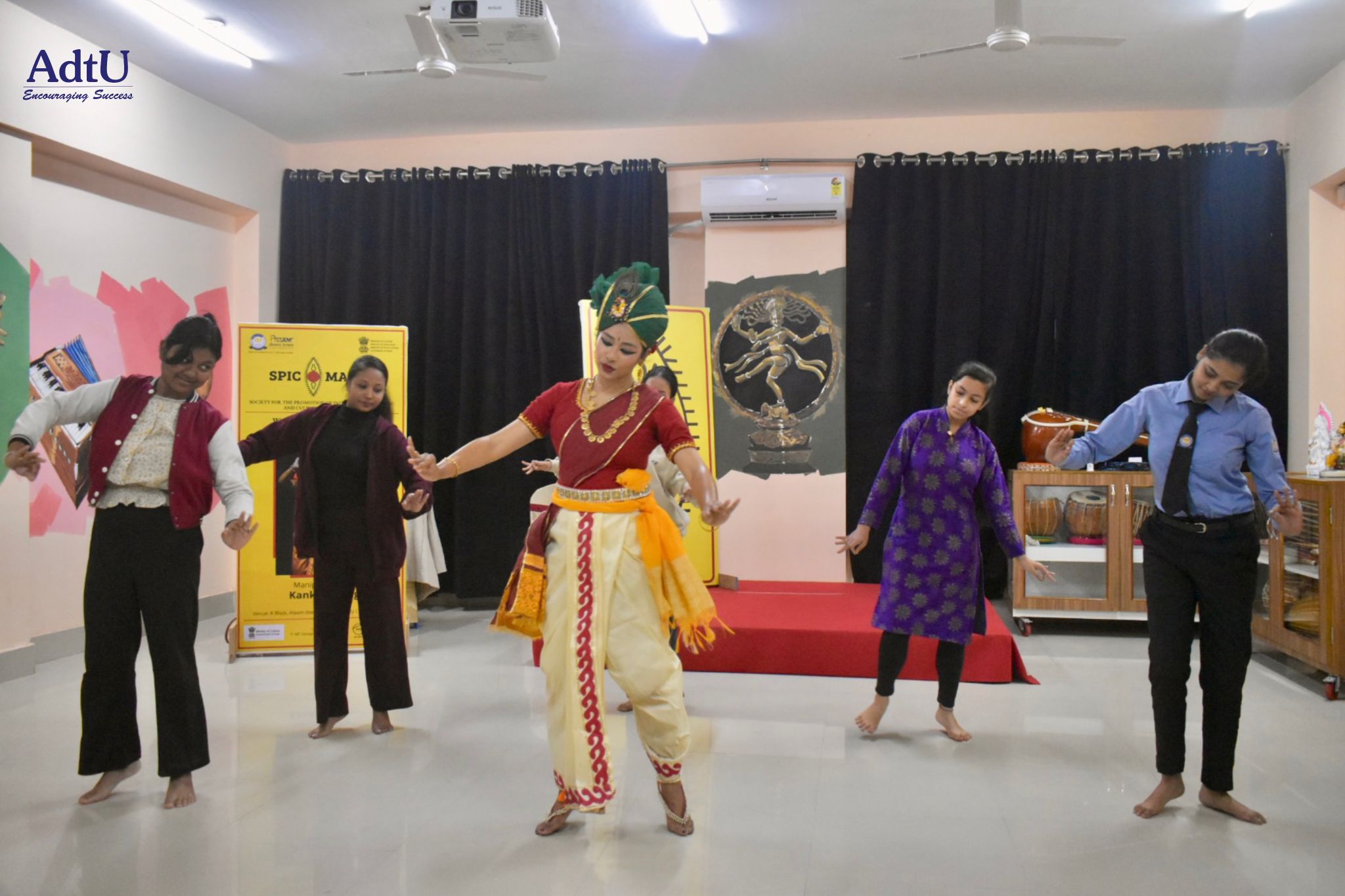 Kankana Sinha hosts workshop on Manipuri Dance and...