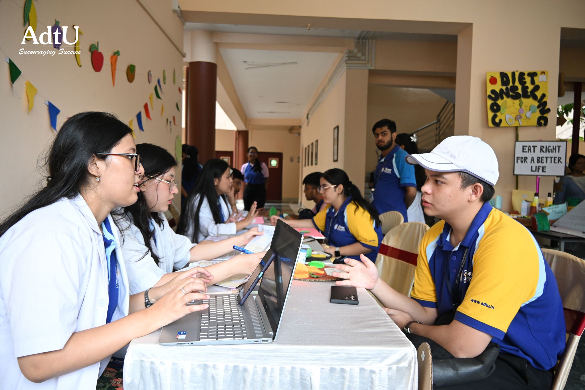 Students gain hands-on experience in diet counsell...