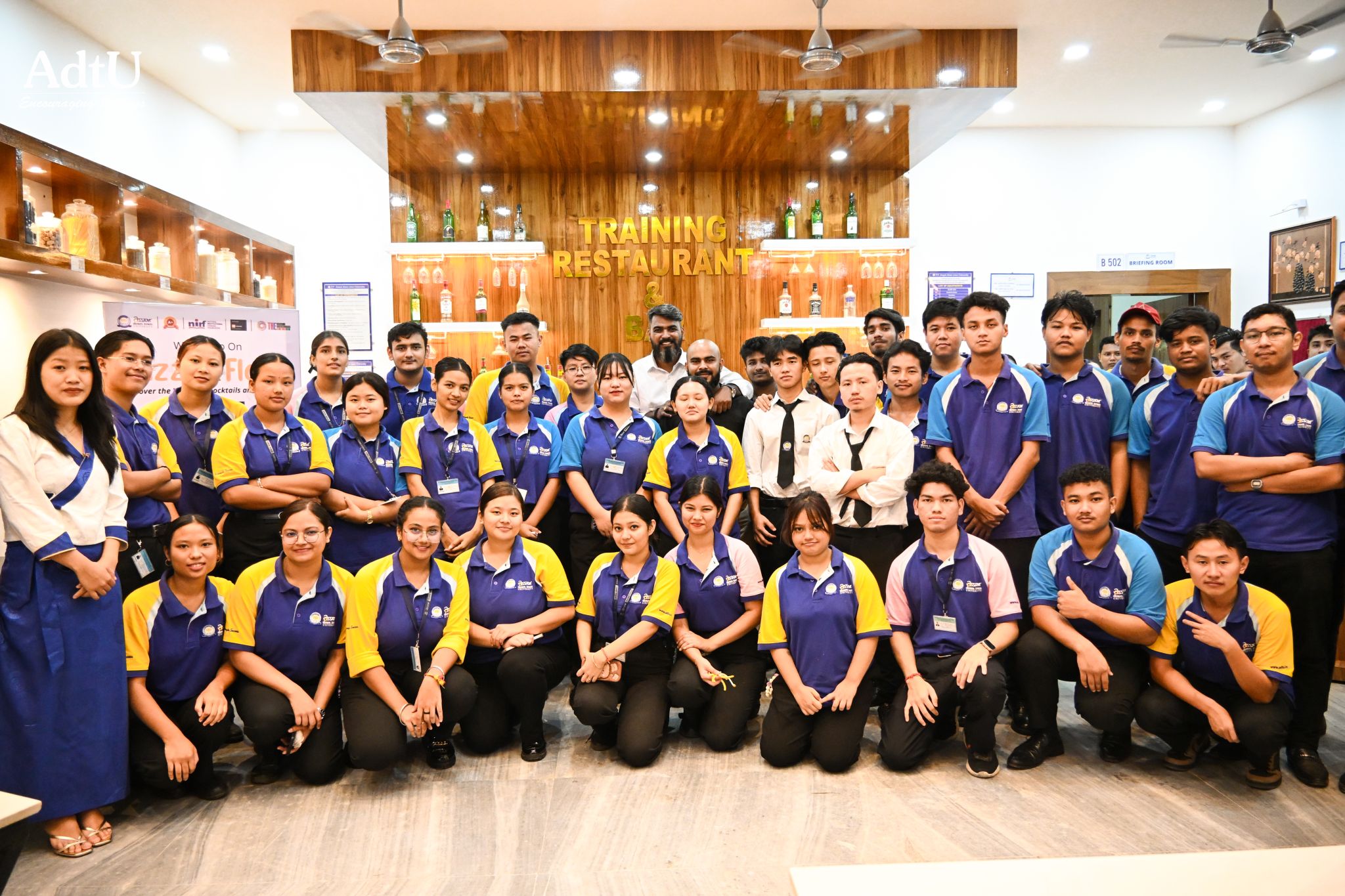 “Fizz and Flair” Workshop Showcases Expert Mix...