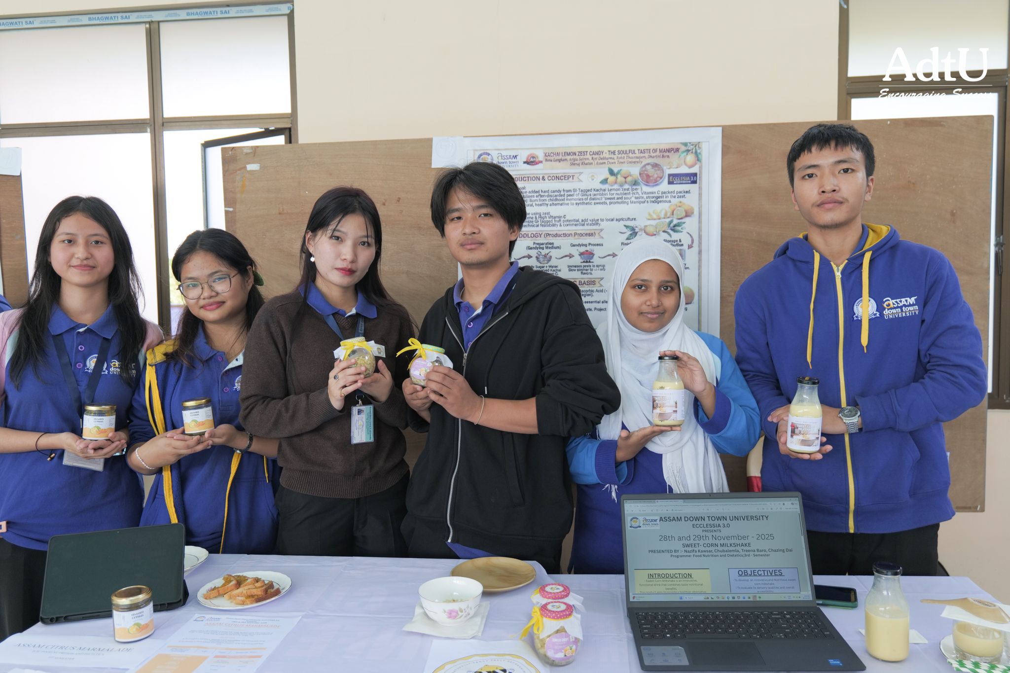 Innovative Product Display Showcases Cutting Edge ...